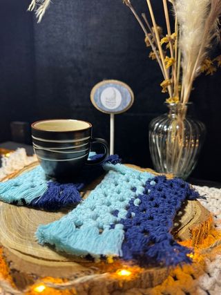 2 Sottobicchieri azzurri e blu macramé