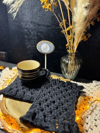 2 sottobicchieri neri macramé