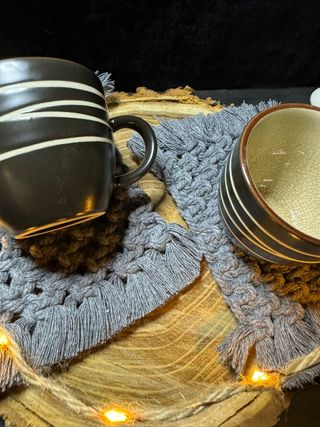 2 sottobicchieri grigi macramé