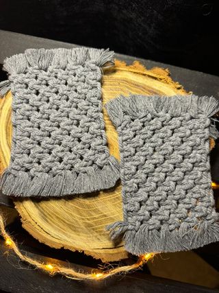 2 sottobicchieri grigi macramé