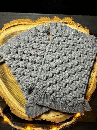 2 sottobicchieri grigi macramé