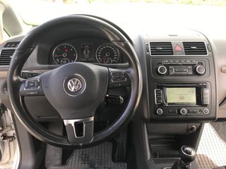 Volkswagen Touran 2011