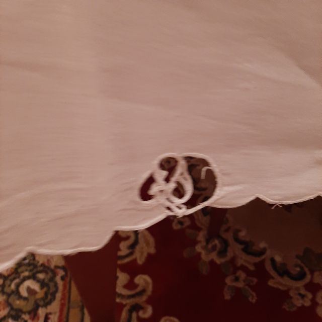 Tovaglia da 6 ricamata a mano