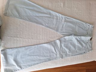 Pantalón vaquero azul claro