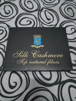 Fular negro Carla Rivera seda y lana