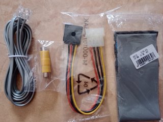 Componentes de ordenador, grabadora, cables