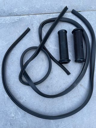 Puños y gomas cófanos vespa 150s