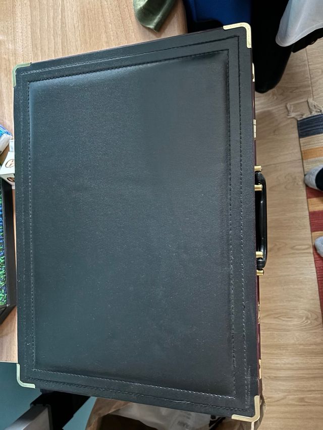 Maletín con contraseña