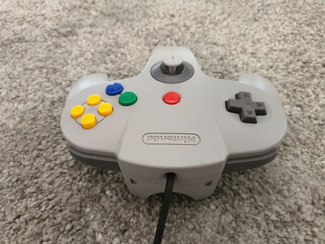 Nintendo 64 con mando y caja originales