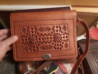 Bolso cuero artesanal hecho a mano