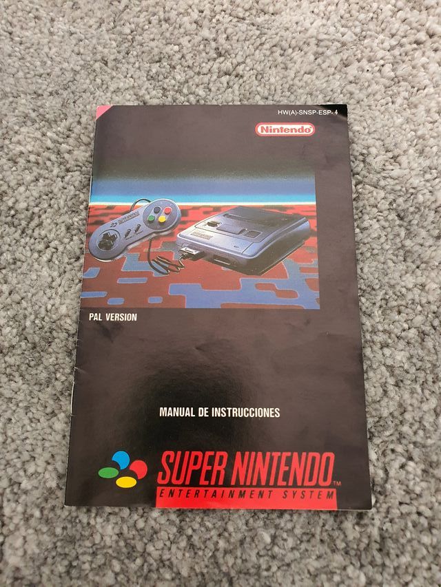 Consola Super Nintendo PAL caja y 2 mandos