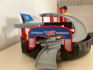 Circuito de Coches; Lavadero, Aparcamiento y Garaj