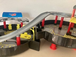 Circuito de Coches; Lavadero, Aparcamiento y Garaj