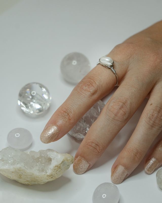 Anello con perla d'acqua dolce 