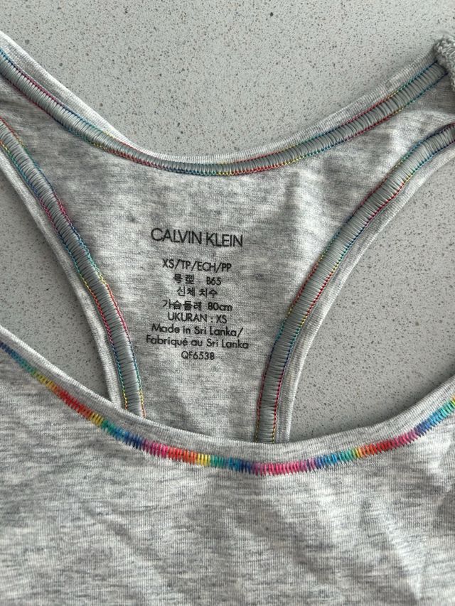 Top Calvin Klein NUEVO