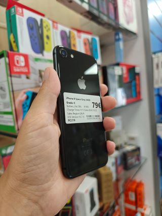 Apple iPhone 8 64GB Buen Estado - Color Gris