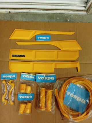 Juego gomas Amarillo Vespa 200