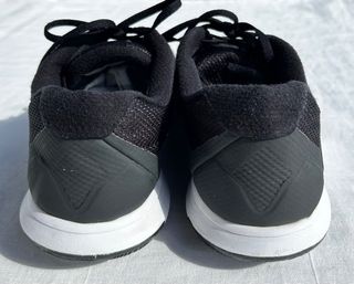Zapatillas Nike negras.