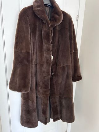 Abrigo piel.