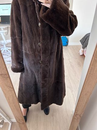 Abrigo piel.
