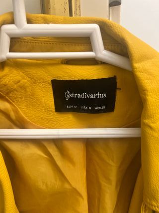 Chaqueta amarilla Stradivarius