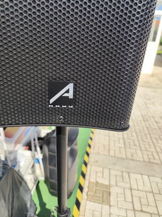 Altavox autoamplificado