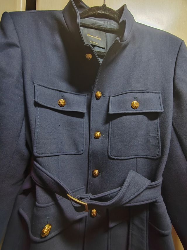 Chaqueta tipo militar,