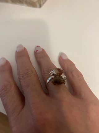 Anillo bañado en plata con adorno de citrino 