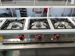 COCINA INDUSTRIAL 3 FOGONES A GAS SOBREMESA