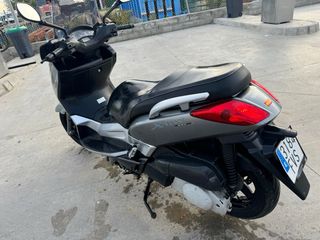 Yamaha xmax 250 se cambia