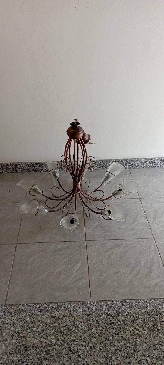 Lampadario in ferro battuto 8 luci nuovo