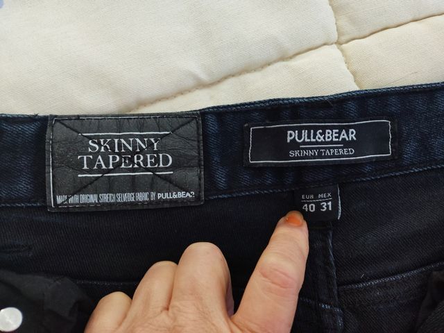 Pantalón vaquero pitillo de hombre.