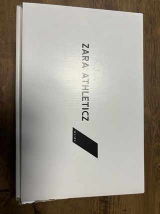 Zapatilla para correr zara