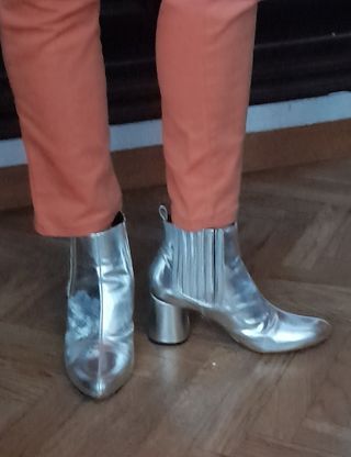 BOTINES Y ZAPATO CÓMODO Y ELEGANTE.