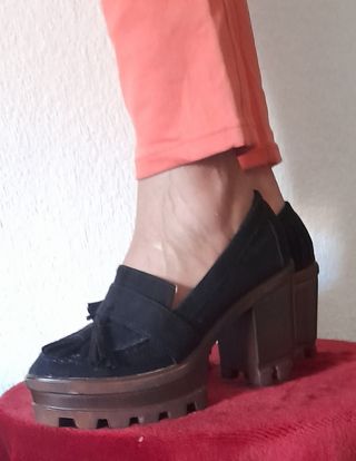 BOTINES Y ZAPATO CÓMODO Y ELEGANTE.