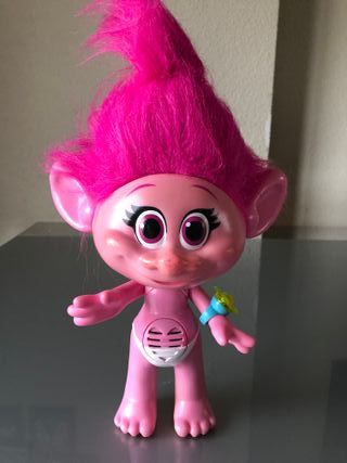 POPPY TROLL HASBRO PARLANCHIN CON LUCES
