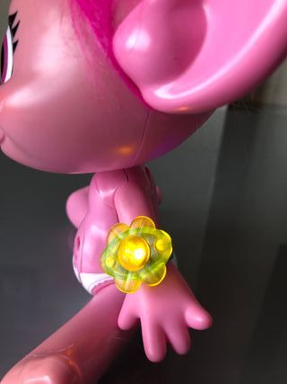 POPPY TROLL HASBRO PARLANCHIN CON LUCES
