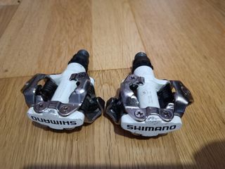 Pedales automáticos SHIMANO