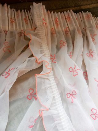 Cortinas romanticas cruzadas triples, en gasa