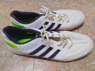 Zapatillas Adidas fútbol sala. Talla 42.