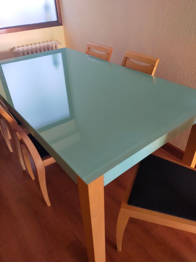 Mesa comedor y sillas