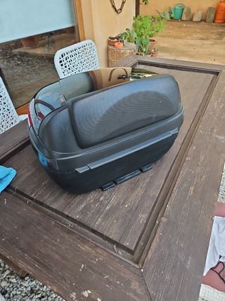 BAUL SHAD 39L  CON SOPORTE Y RESPALDO 