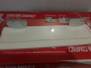 Espejo de baño y repisa