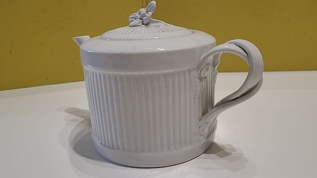 Teiera bianca Este numerata