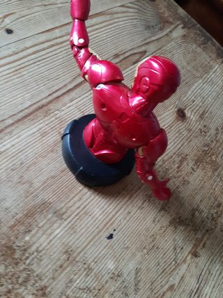 FIGURA DE MARVEL 2017 (IRON MAN)