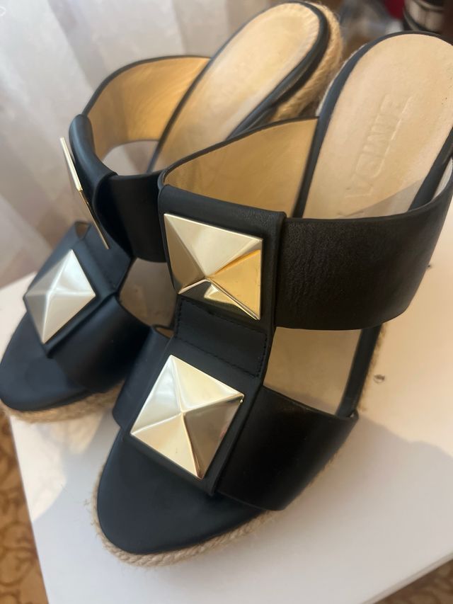 Sandalias cuña Bimba y Lola