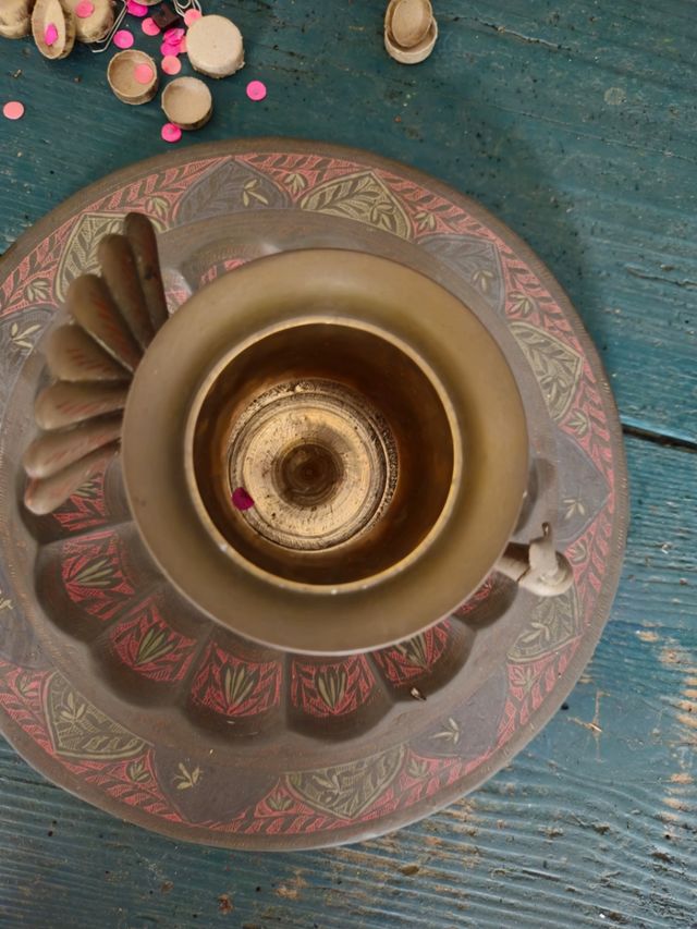 Piatto più teiera arabeggianti