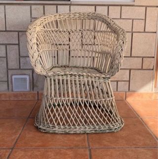 Butaca mimbre antigua