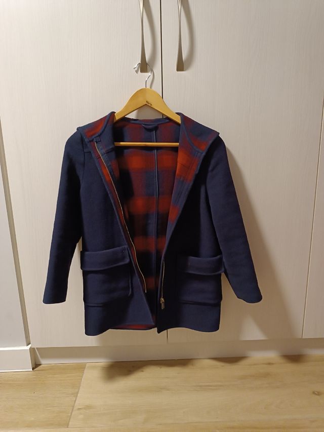 Se vende parka azul de niña de la talla 9-10