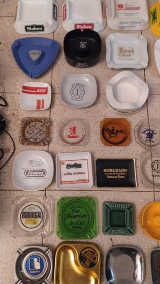 Lote colección de 50 ceniceros...